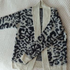 Elegant Leopard Print Cardigan - Black and Cream